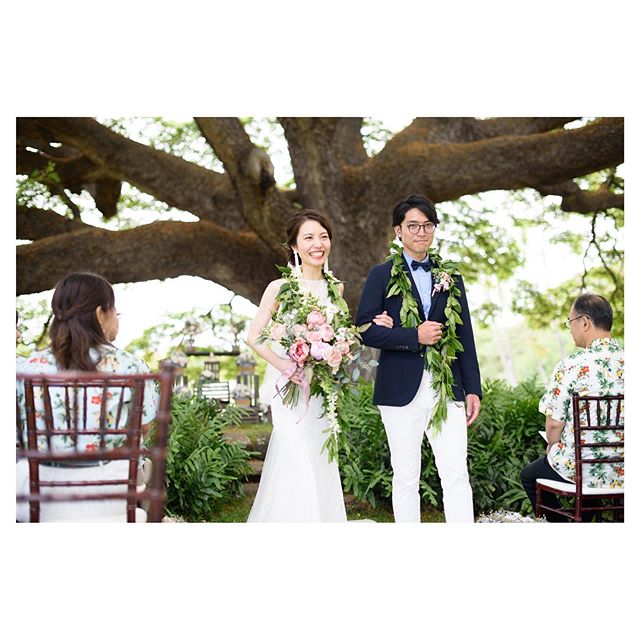 . WE’VE JUST MARRIED♡この笑顔がふたりの幸せを物語ってる︎.. @tmj_photo  @hisami_hairmake Produced by @la.chic.weddings